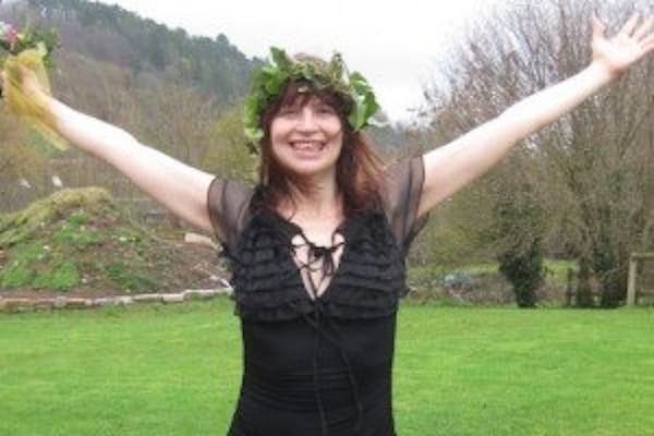 About the Author claire with wreath